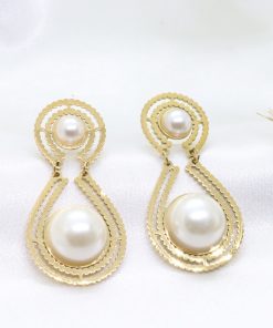 Ατσάλινα σκουλαρίκια με πέρλες σε χρυσό χρώμα