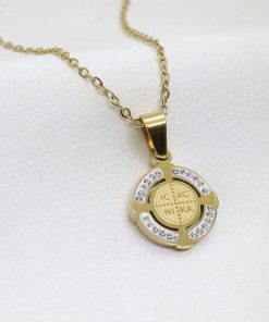 Ατσάλινο κολιέ φυλαχτό Κωνσταντινάτο με πέτρες σε χρυσό χρώμα