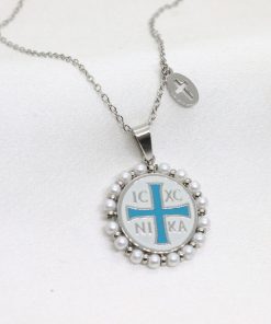 Ατσάλινο κολιέ φυλαχτό Κωνσταντινάτο με πέρλες σε ασημί χρώμα