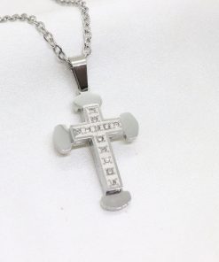Ατσάλινο κολιέ σταυρός με πέτρες ζιργκόν σε ασημί χρώμα