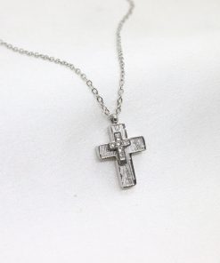 Ατσάλινο κολιέ σταυρός με πέτρες σε ασημί χρώμα