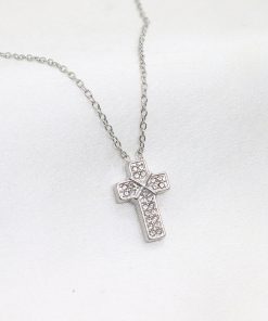 Ατσάλινο κολιέ σταυρός με πέτρες ζιργκόν σε ασημί χρώμα