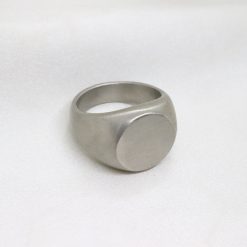 Ατσάλινο δαχτυλίδι στρογγυλό σε ασημί χρώμα